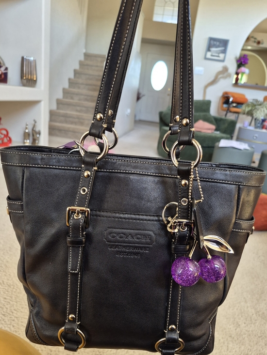 Coach Handbags - Coach F12343 "Gallery East West" fully zippered Tote/Shoulder Bag W/ Turnlocks